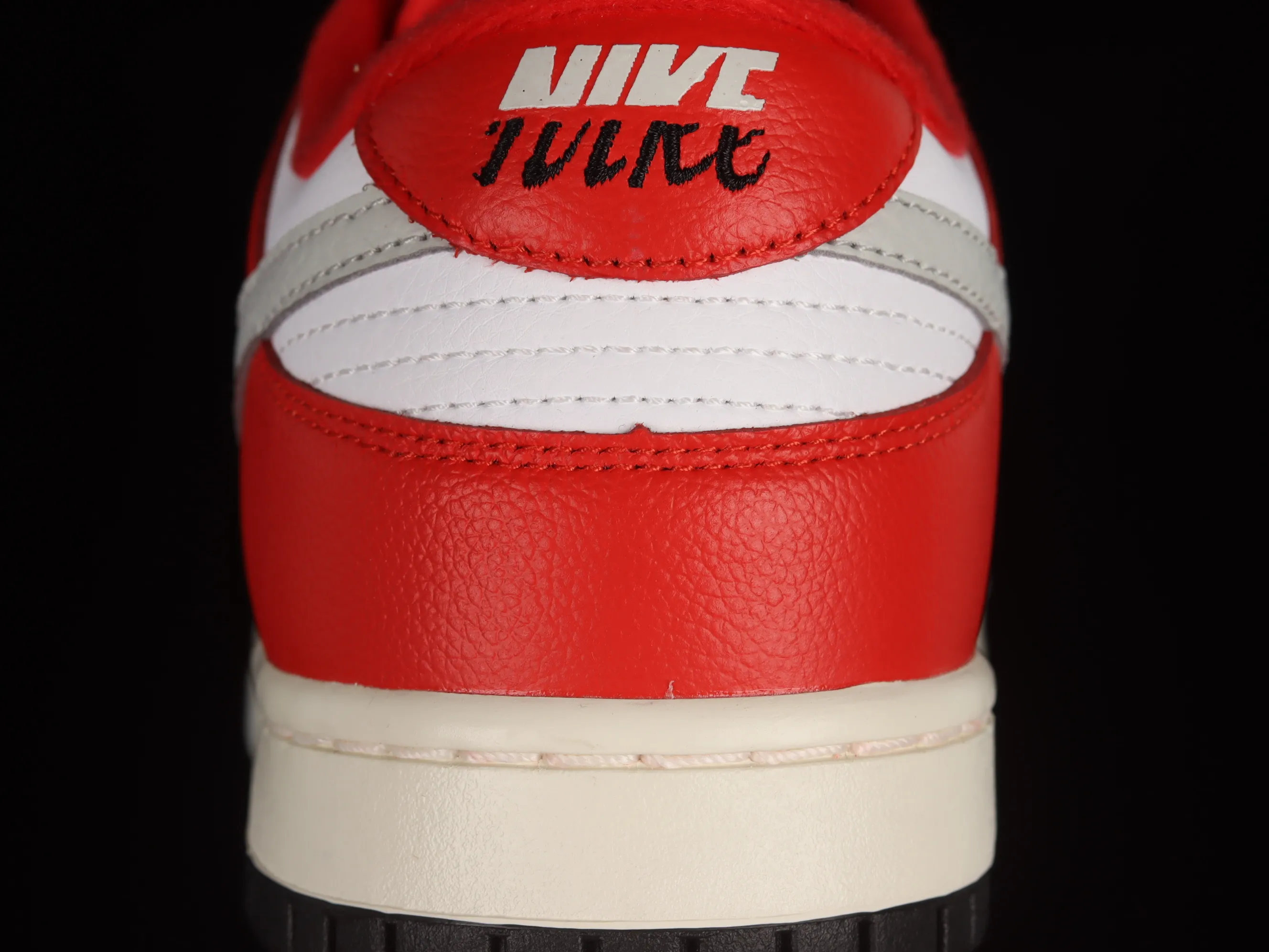 All categories Nk SB Dunk series Nk SB Dunk Low low-top sneakers Nk Dunk Low "Chicago Split" Chicago color matching SB low-top sports and leisure sneakers DZ2536-600